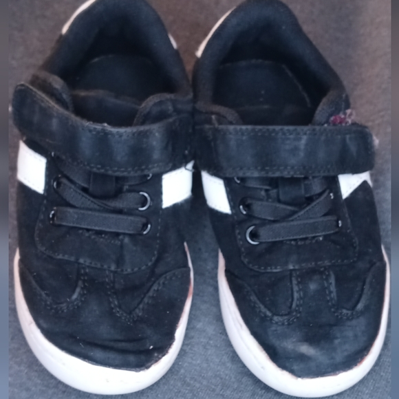 Shoes - Picture 1 of 3